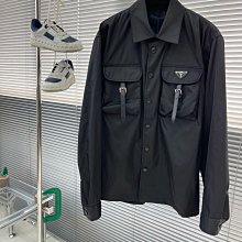 Prada 經典三角標外套 風衣 短大衣 空氣層棉裝飾連帽外套 休閒運動風 好穿又舒適 時髦輕奢 顯瘦好修身！百搭！ 歷史價格詳細信息
