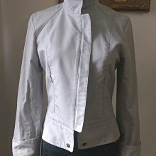 ELLE專櫃正品,男女童裝白色上衣T恤有小汽車圖案, 70 cm,可面交 歷史價格詳細信息