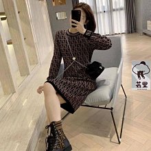 法式氣質緊身包臀方領裙子2023年夏季新款收腰修身辣妹連衣裙女裝 歷史價格詳細信息