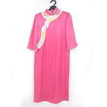 古著旗袍長度128胸圍86肩寬36腰圍68適合很瘦姐妹，后面輕微黃點 歷史價格詳細信息