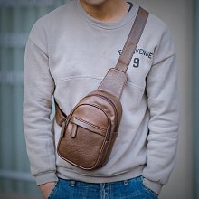 2024男士新款時尚胸包休閒斜挎包百搭單肩包胸前多功能背包男胸包 歷史價格詳細信息