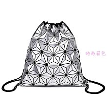 A11220 Chanel 珍珠淡金釦垂墜珍珠拼方鑽大雙C銀釦耳環 (遠麗精品 台北店) 歷史價格詳細信息