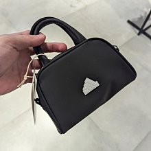 南????2024 10月 ADIDAS 斜背包 側背包 小包 藍IL4818 黑IJ0765 米IX7470 紫IX7472 歷史價格詳細信息