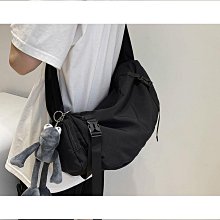 【桃園世家】免運 側背包 斜背包 潮牌斜挎包男士運動小背包休閑小跨包女學生日系單肩包百搭胸包男 歷史價格詳細信息