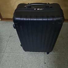行李箱，硬殼，約28吋，高約75，寬約45，厚約30，輪子一輪有磨耗，有局部修補如照片 歷史價格詳細信息