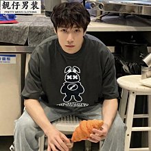 男士短袖T恤夏季寬松男裝INS潮流卡通印花情侶純棉港風落肩袖體恤 歷史價格詳細信息