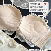 法式小蛋糕解剖學：38間品味名店，108道奢華甜品，打造創意無限的素材組合/cafe-sweets編集部 歷史價格詳細信息