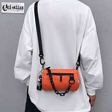 潮牌 包包   男士斜背包余文樂同款潮牌腰包運動胸包男背包 歷史價格詳細信息